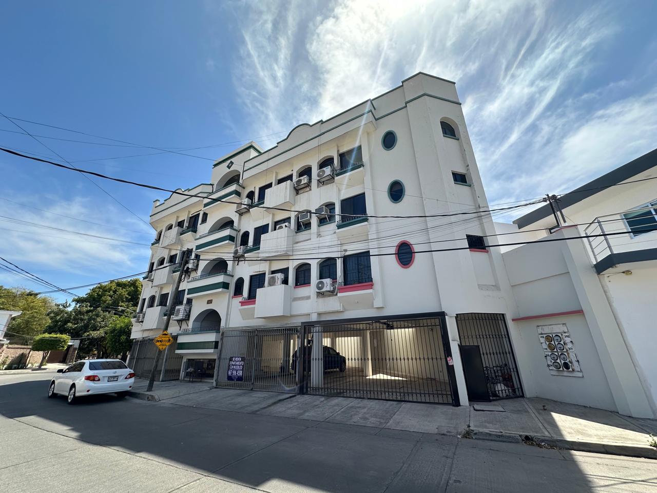 Depa 2 piso - Las Quintas