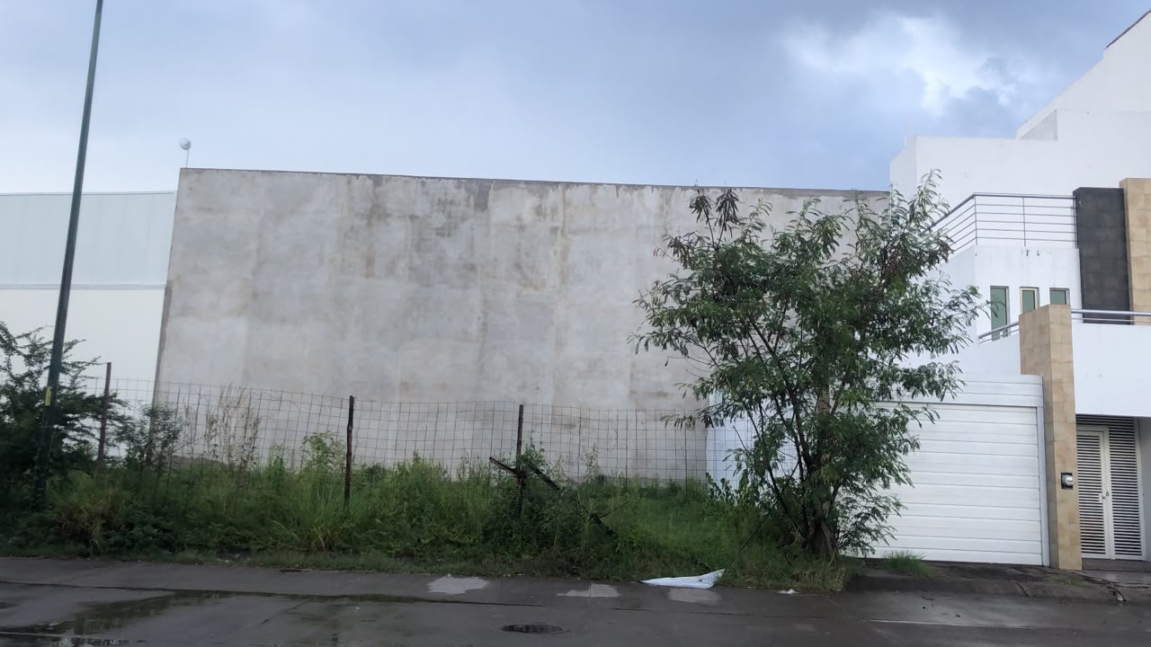 Terreno frente Corp Oxxo